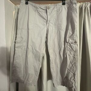 Merono khaki cargo capris